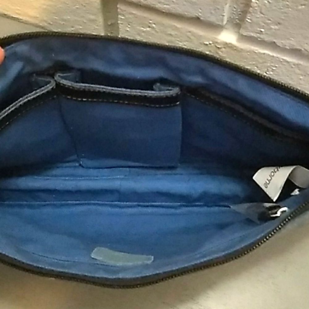 Liz Claiborne Blue/Black Leather Bag. NWT - Picture 8 of 12